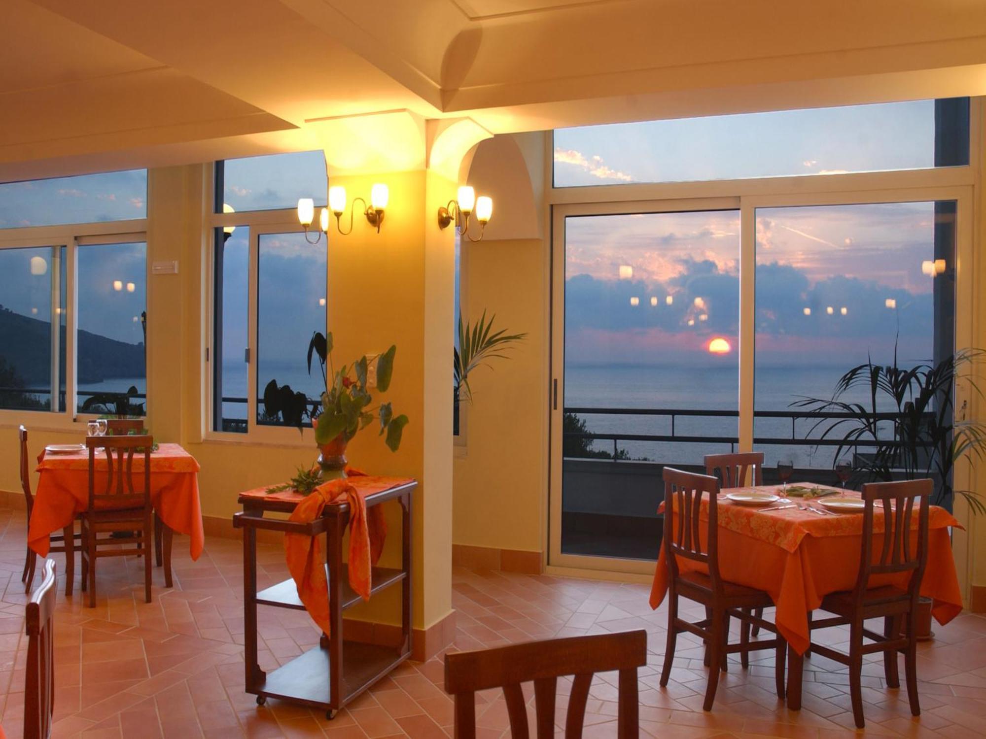 Hotel Baia Palinuro Restaurant photo