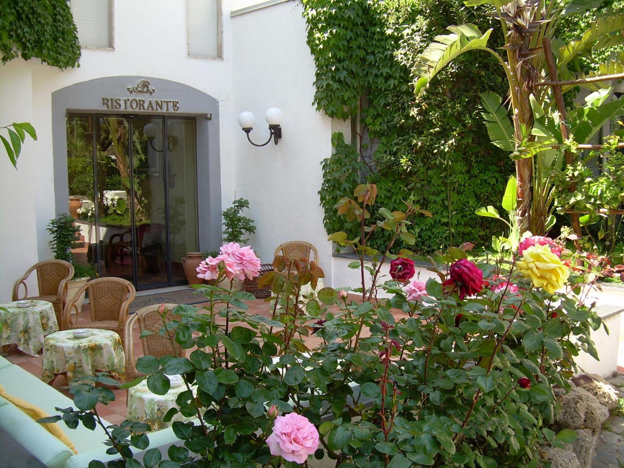 Hotel Baia Palinuro Exterior photo