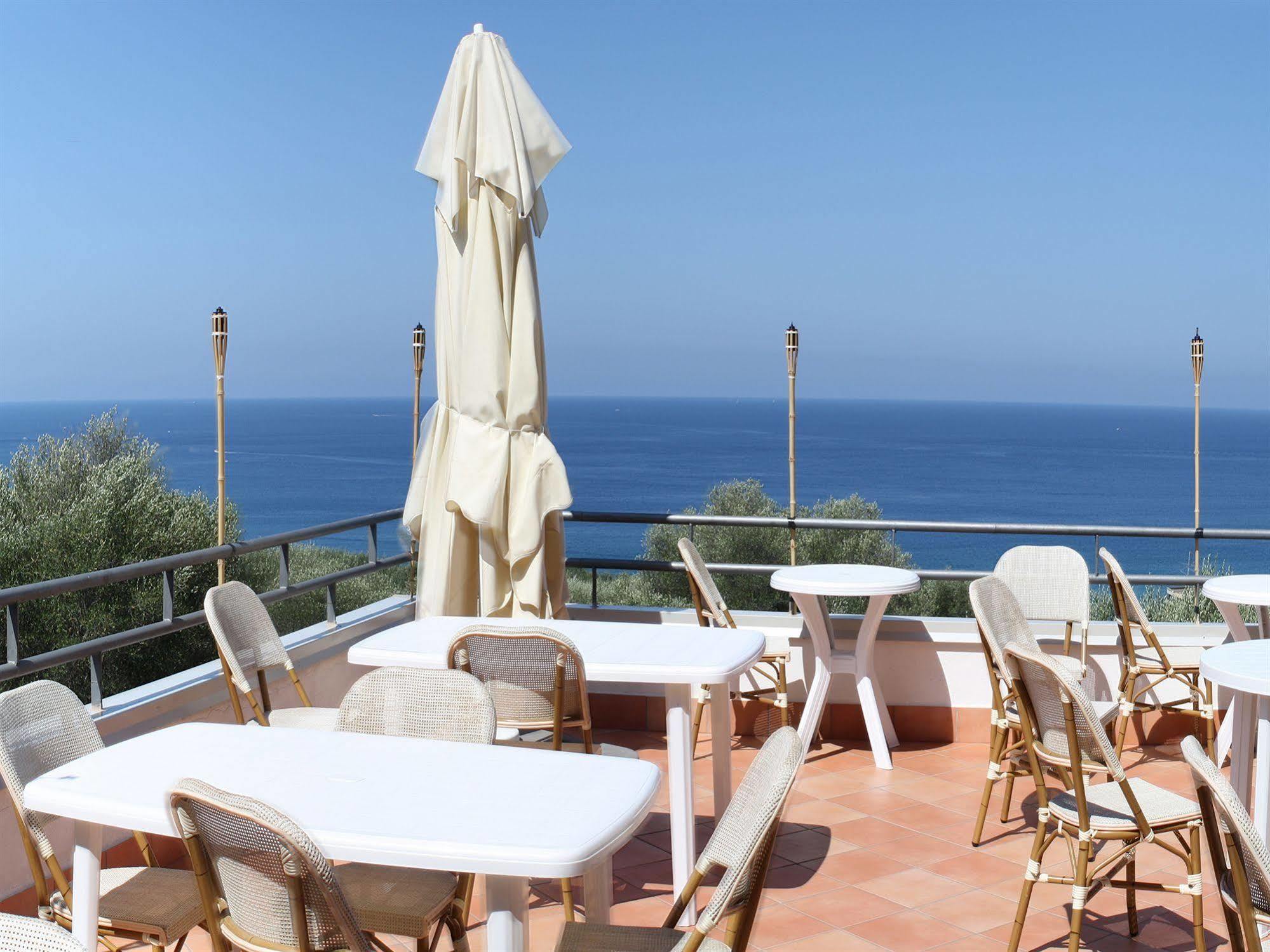 Hotel Baia Palinuro Exterior photo